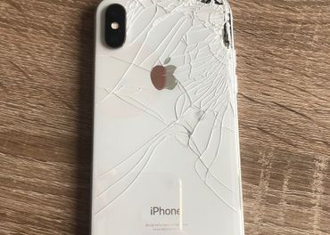 iPhone x rozbitý