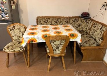 Rohové sedenie a stôl